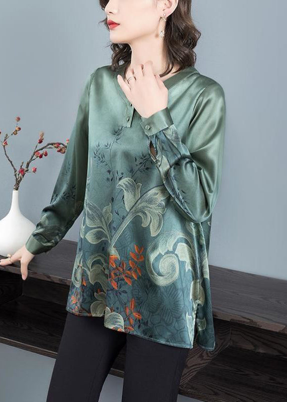 Effortlessly Elegant Top with a Timeless Design