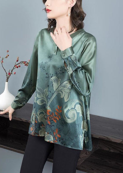 Effortlessly Elegant Top with a Timeless Design