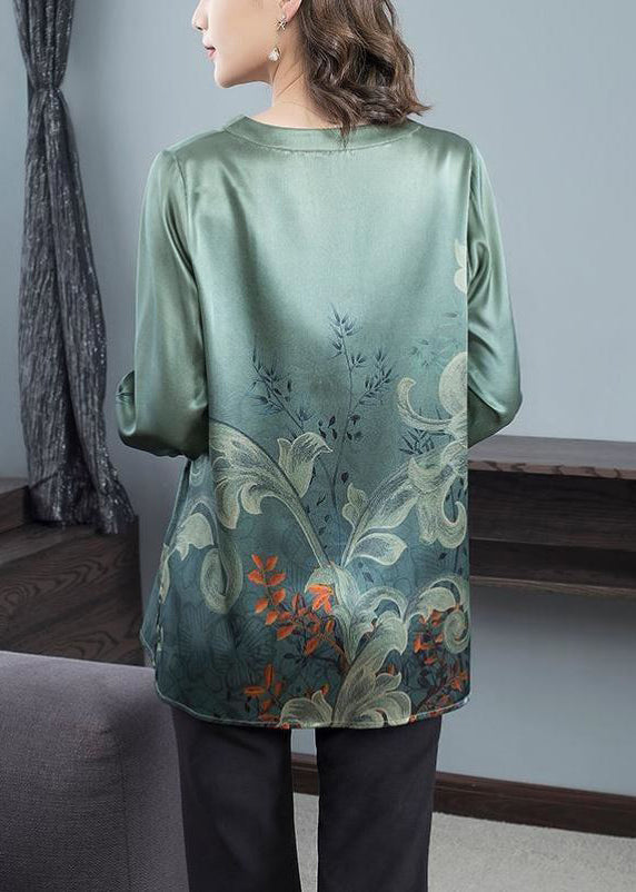 Effortlessly Elegant Top with a Timeless Design