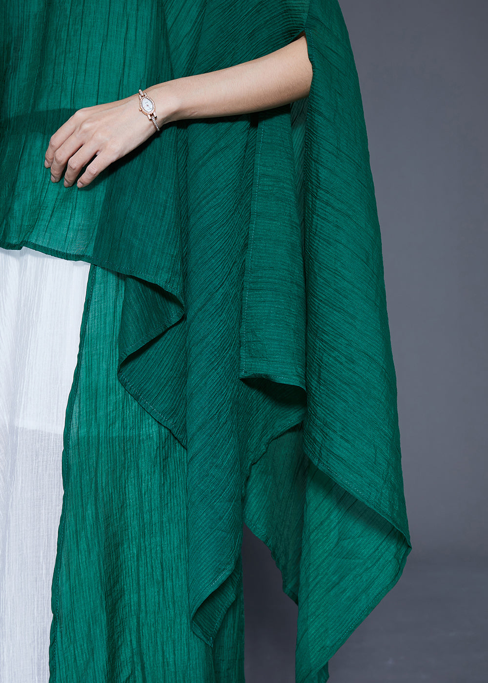 Effortlessly Elegant Garment with a Timeless Design