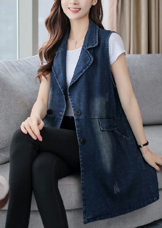 Beautifully Finished Coat in a Timeless Design