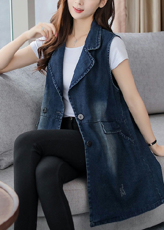 Beautifully Finished Coat in a Timeless Design