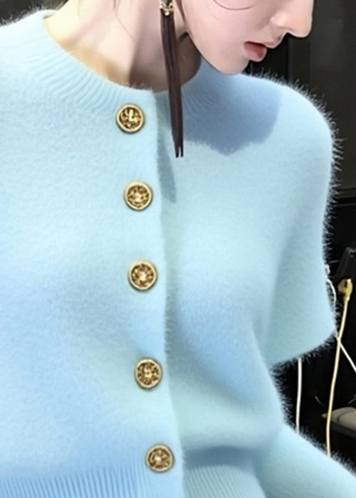 Classic Vintage Sweater with a Flattering Fit