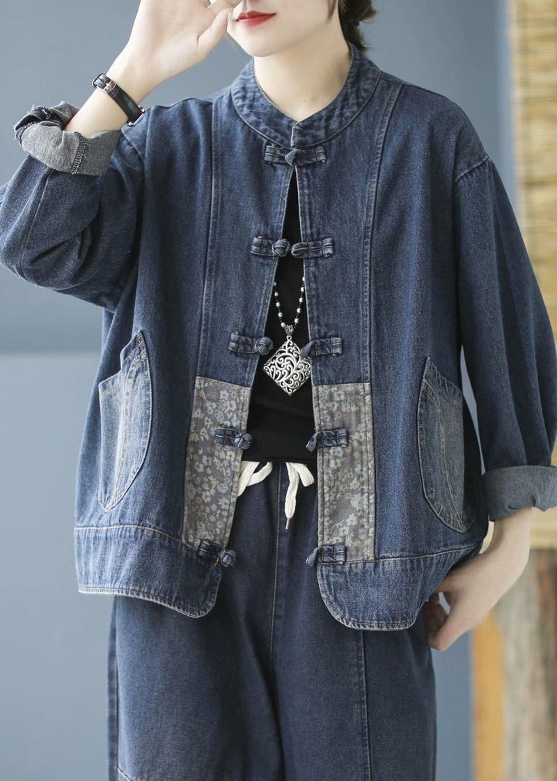 Elegantly Styled Coat for Everyday Wear