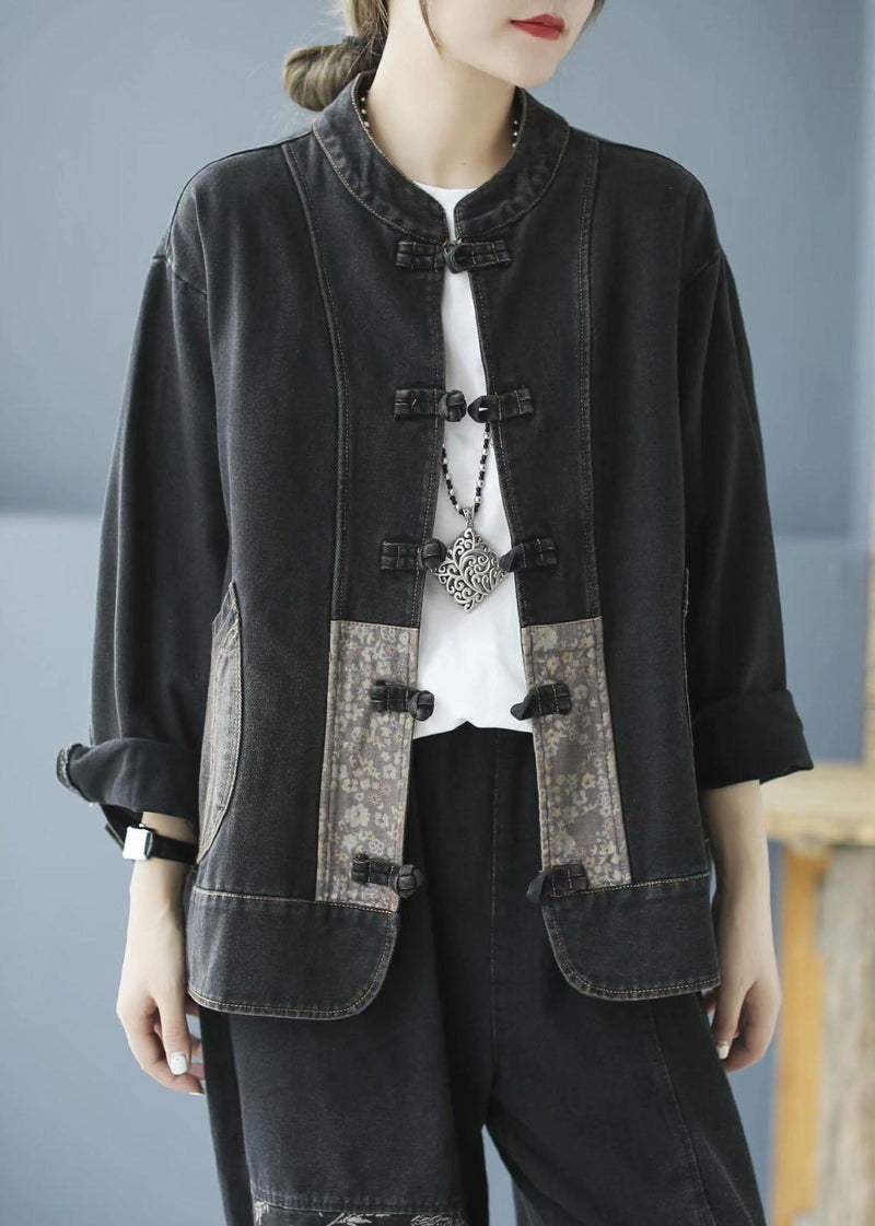 Elegantly Styled Coat for Everyday Wear