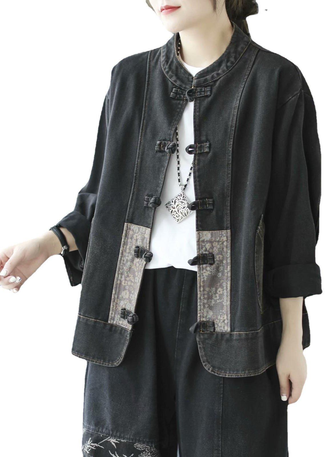 Elegantly Styled Coat for Everyday Wear