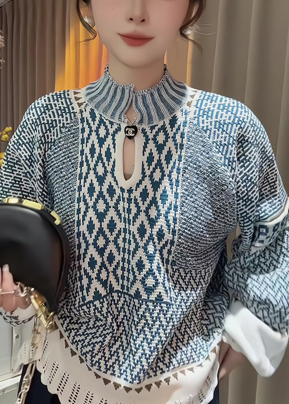 Well Tailored Sweater with a Graceful Silhouette
