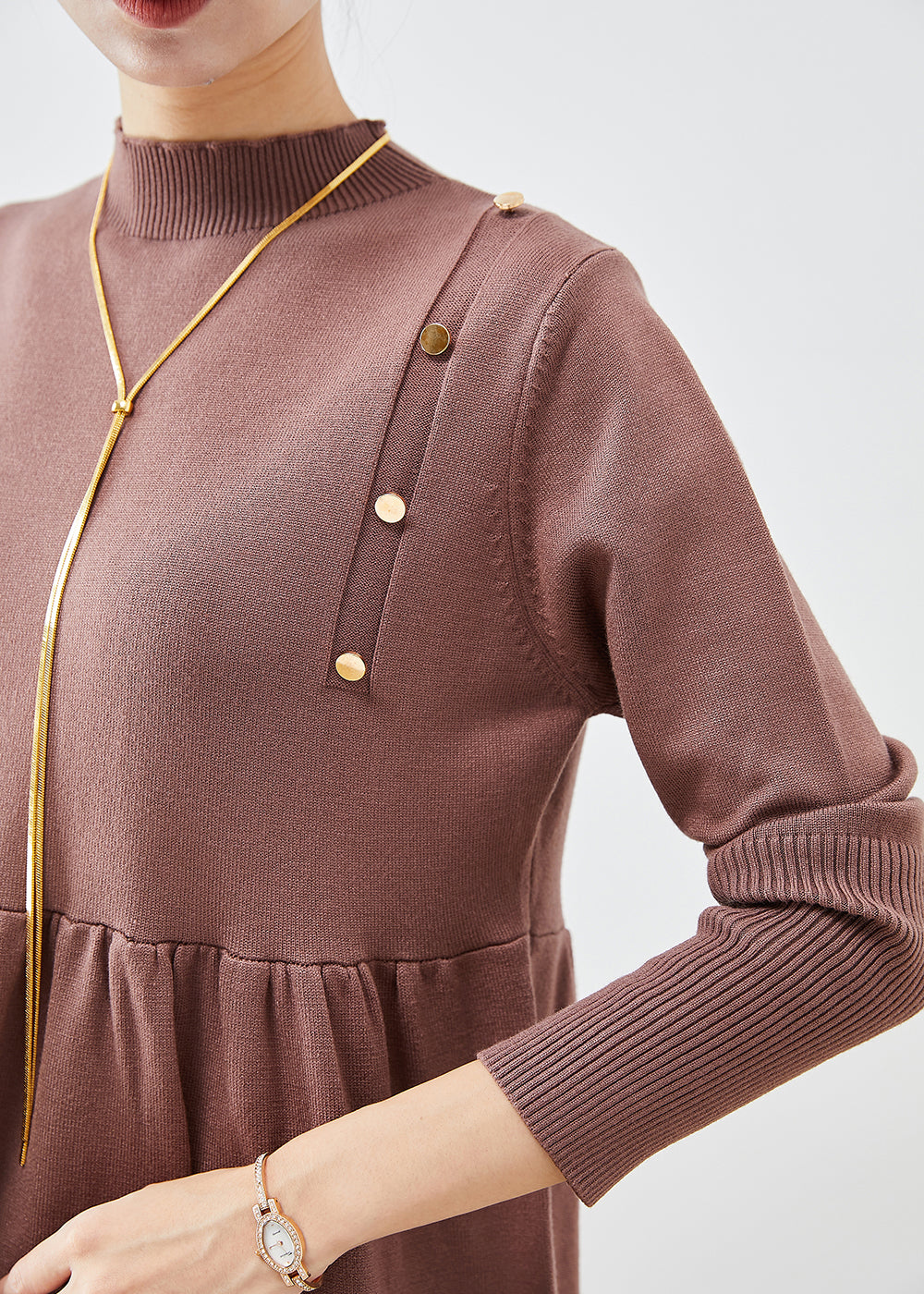 Beautifully Finished Dress in a Timeless Design