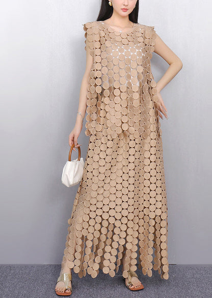 Effortlessly Elegant Garment with a Timeless Design
