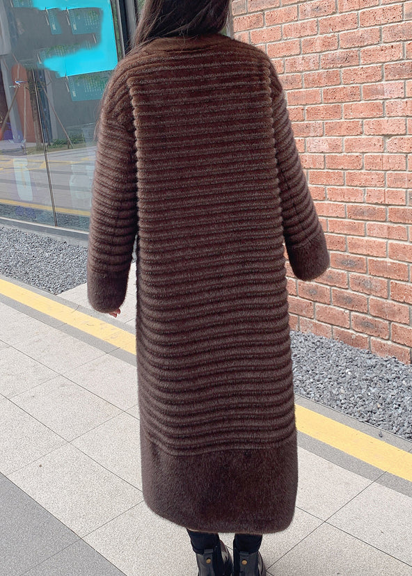 Well Tailored Coat with a Graceful Silhouette