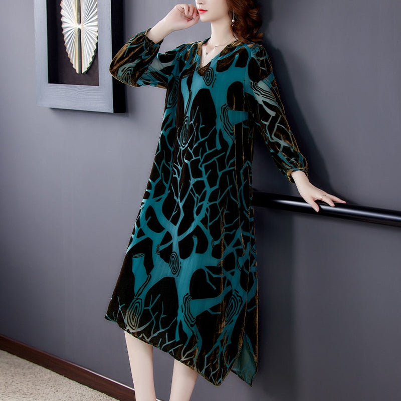 Gracefully Styled Dress for Any Occasion