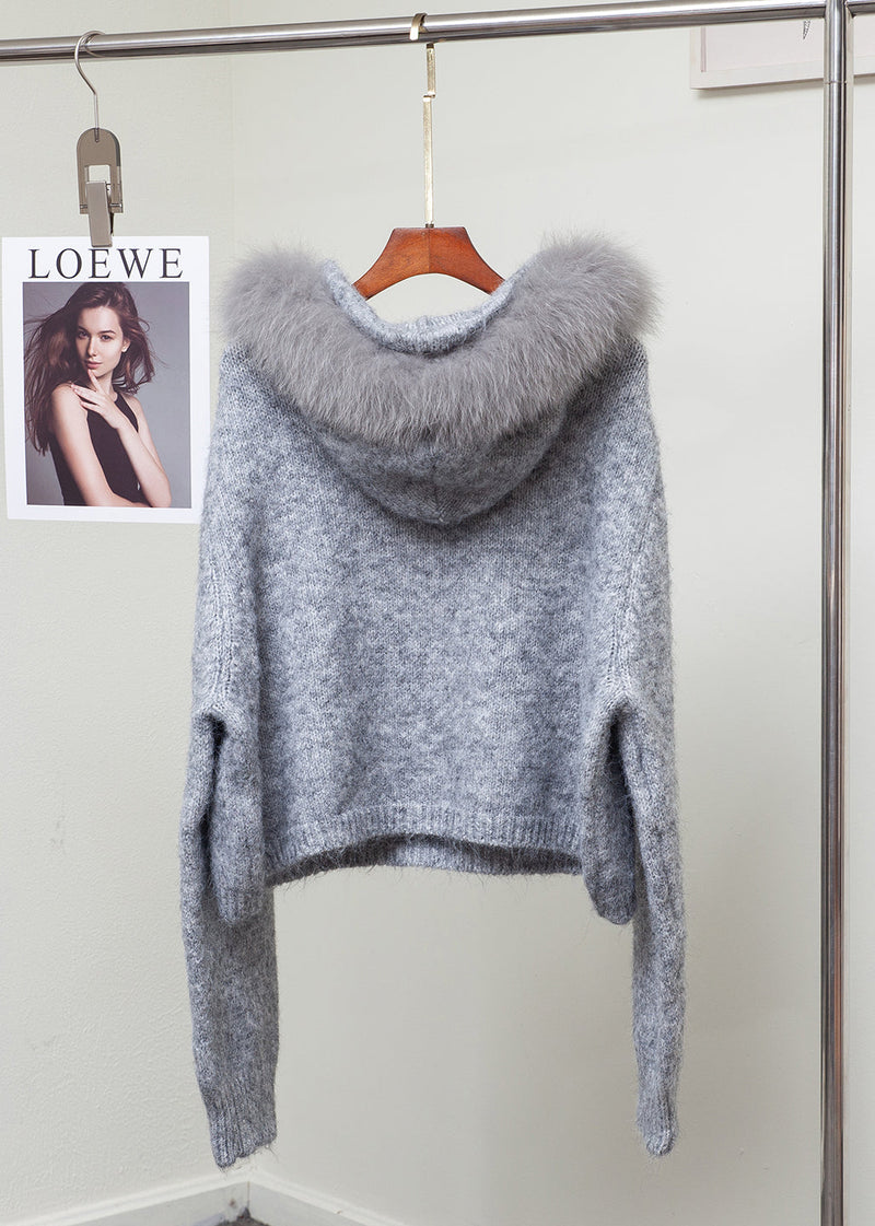 Classic Vintage Sweater with a Flattering Fit
