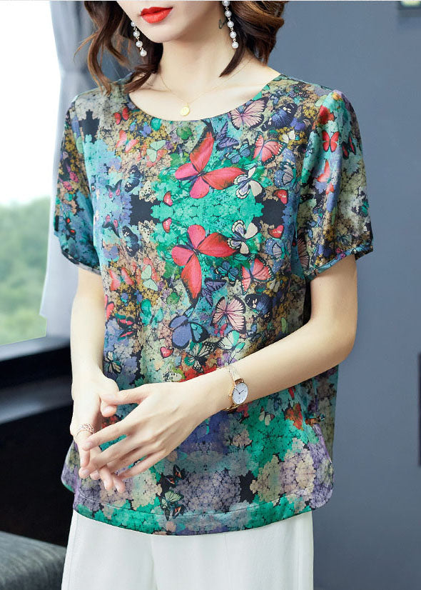 Effortlessly Elegant Top with a Timeless Design
