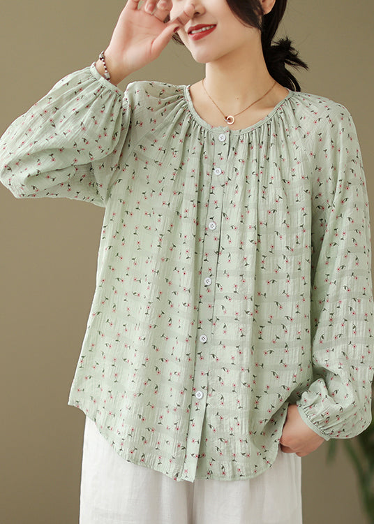 Well Tailored Blouse with a Graceful Silhouette