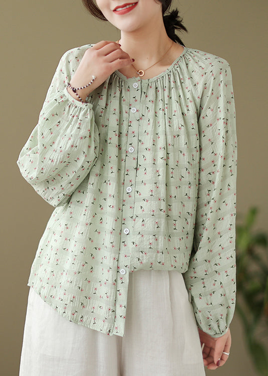 Well Tailored Blouse with a Graceful Silhouette