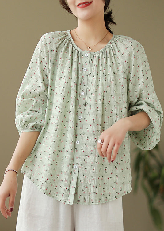 Well Tailored Blouse with a Graceful Silhouette
