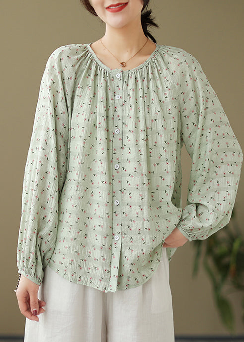 Well Tailored Blouse with a Graceful Silhouette