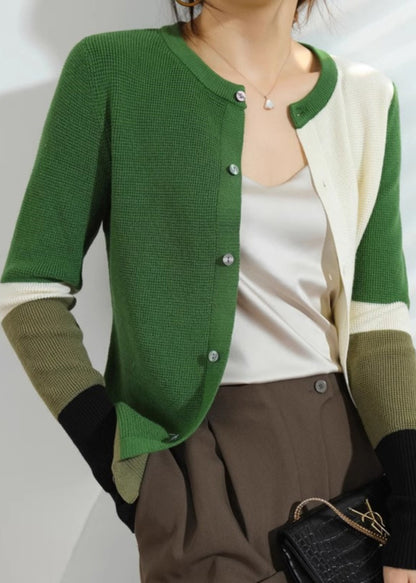 Well Tailored Cardigan with a Graceful Silhouette