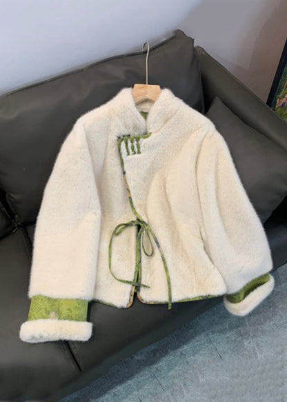 Gracefully Styled Coat for Any Occasion