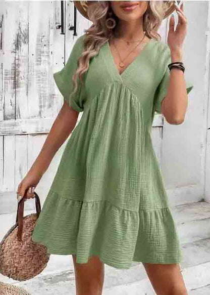Beautifully Finished Dress in a Timeless Design