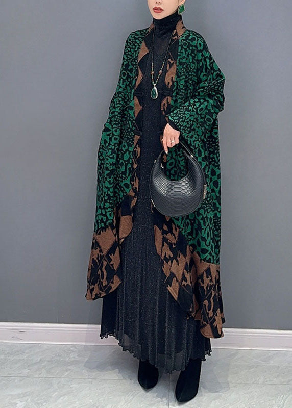 Well Tailored Cardigan with a Graceful Silhouette