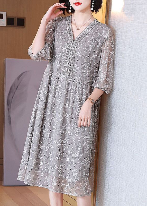 Beautifully Finished Dress in a Timeless Design