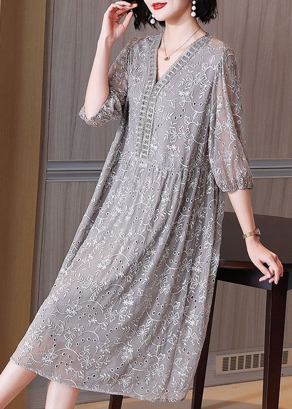 Beautifully Finished Dress in a Timeless Design