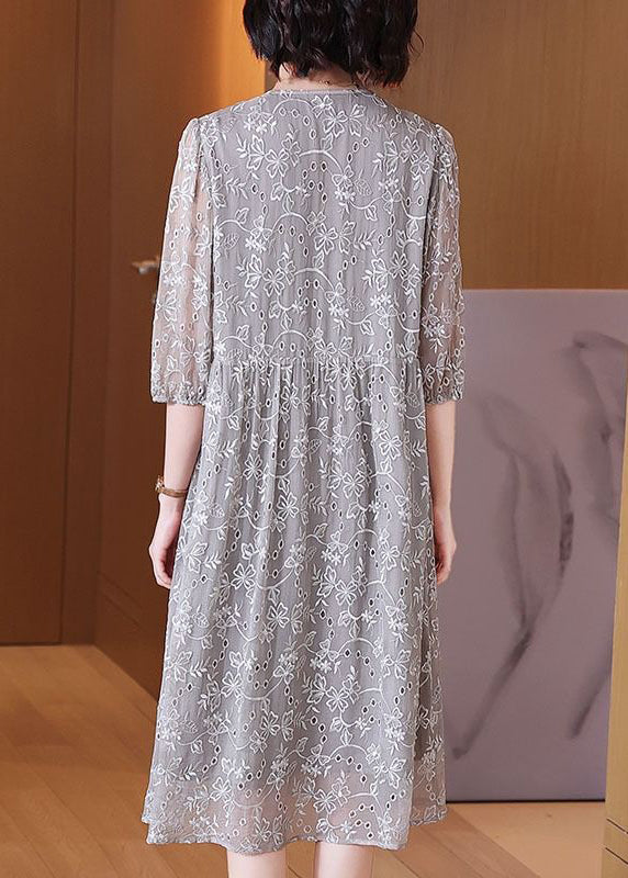 Beautifully Finished Dress in a Timeless Design