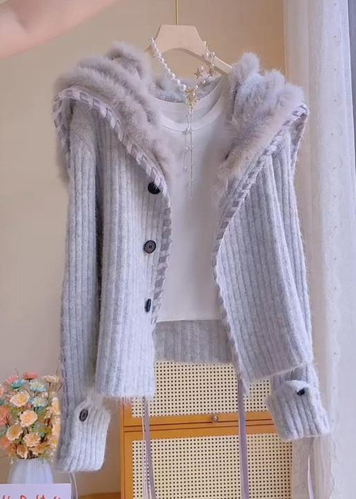 Beautifully Finished Coat in a Timeless Design