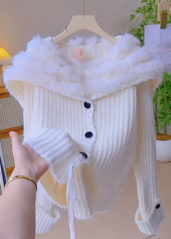 Beautifully Finished Coat in a Timeless Design