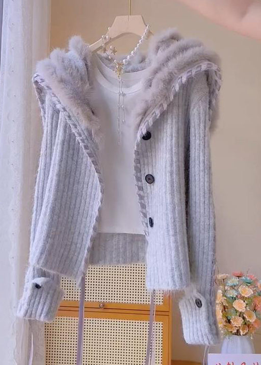 Beautifully Finished Coat in a Timeless Design