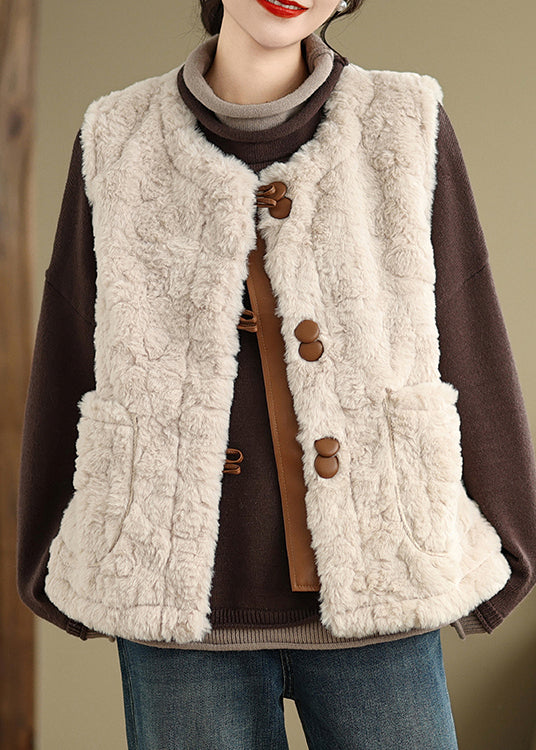 Effortlessly Elegant Coat with a Timeless Design