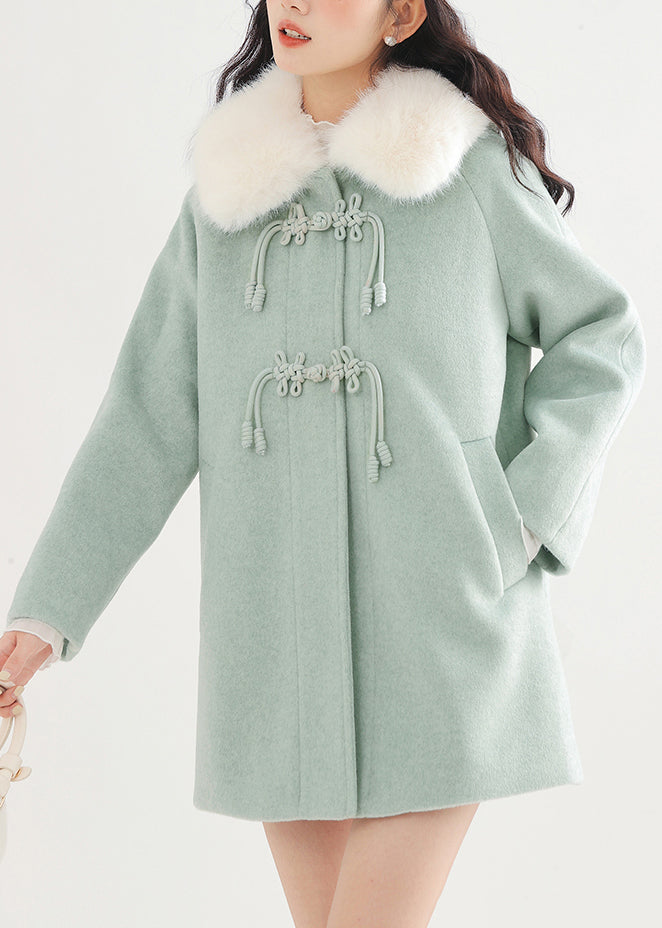 Well Tailored Coat with a Graceful Silhouette