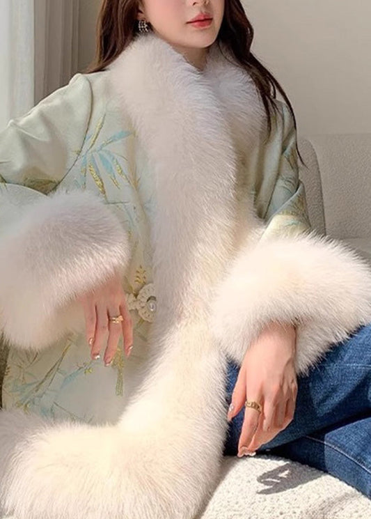Effortlessly Elegant Coat with a Timeless Design