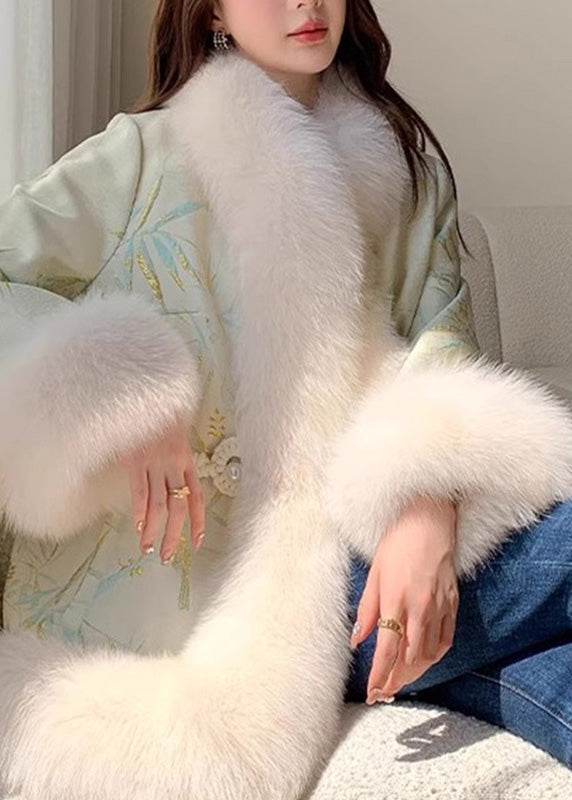 Effortlessly Elegant Coat with a Timeless Design