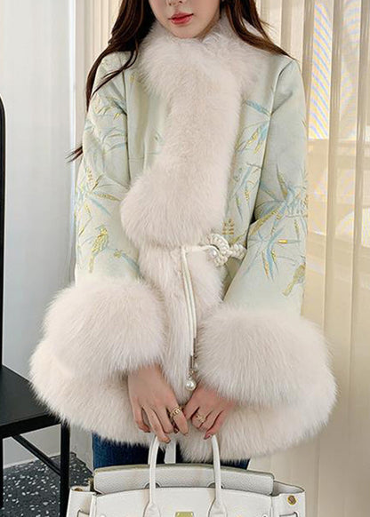 Effortlessly Elegant Coat with a Timeless Design