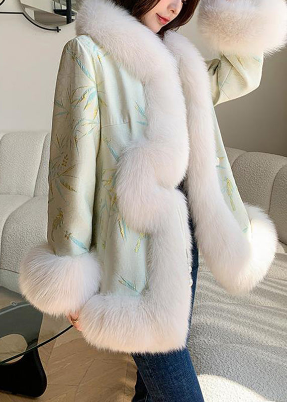 Effortlessly Elegant Coat with a Timeless Design