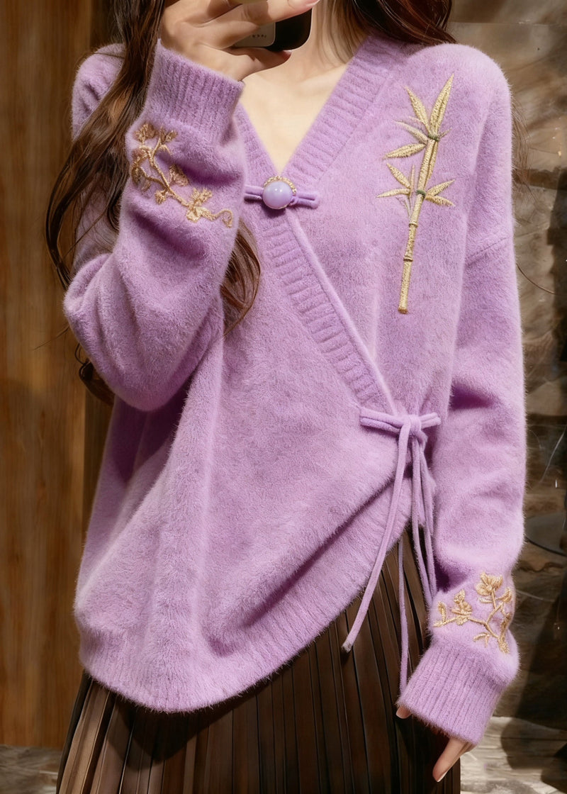 Classic Vintage Sweater with a Flattering Fit