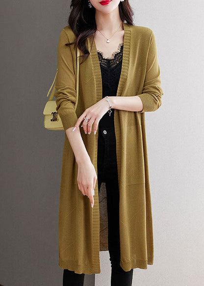 Well Tailored Cardigan with a Graceful Silhouette