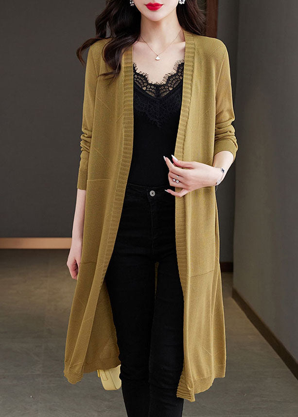 Well Tailored Cardigan with a Graceful Silhouette