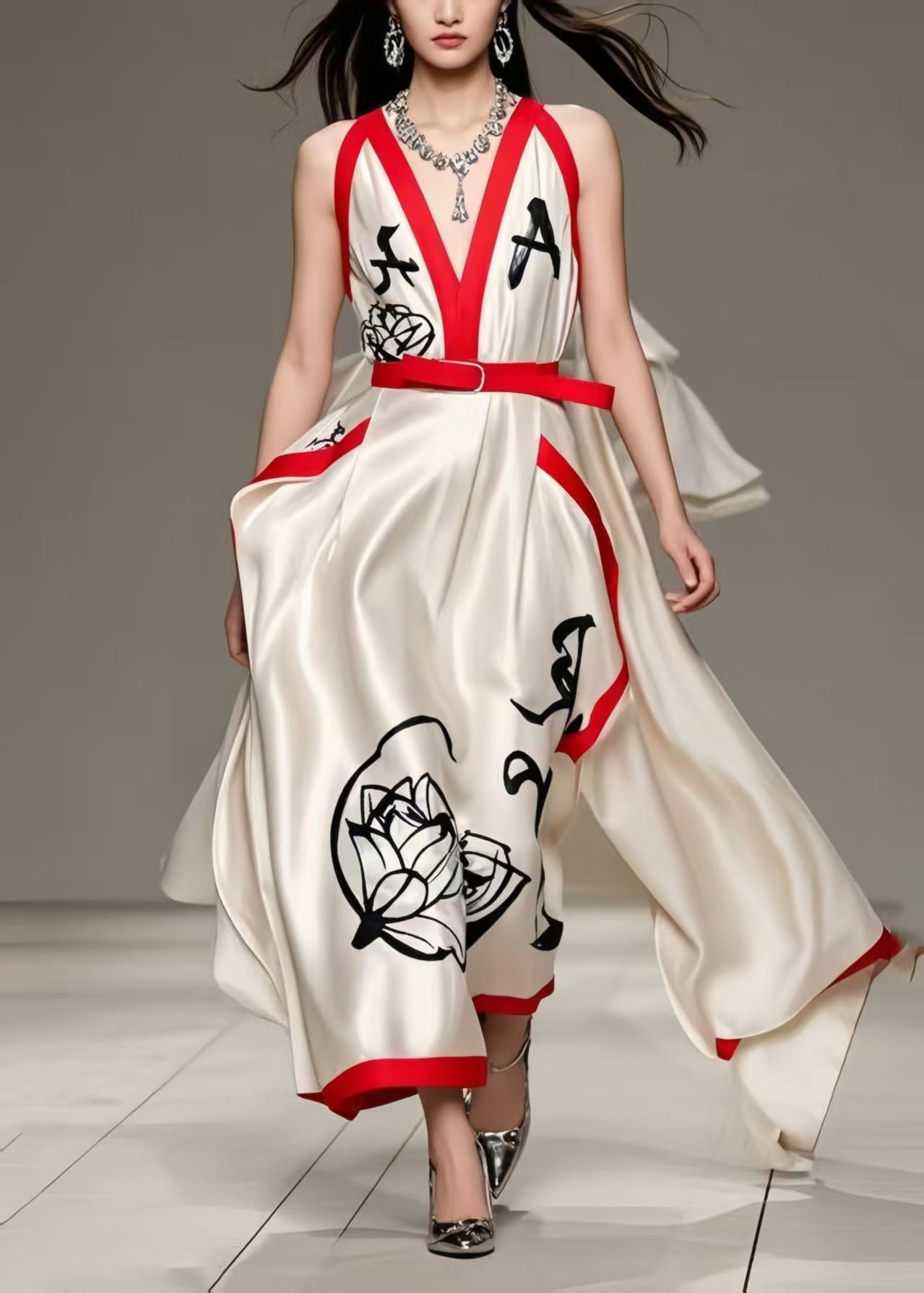 Well Tailored Dress with a Graceful Silhouette