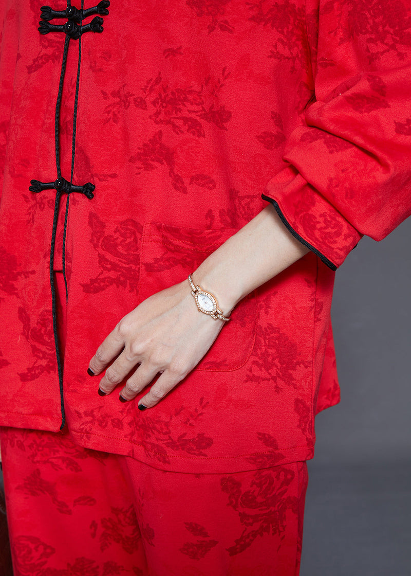 Sophisticated Garment with a Clean Classic Look