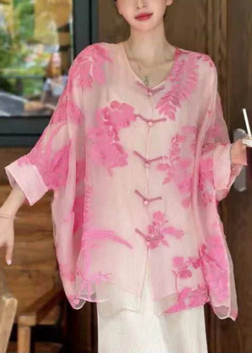 Well Tailored Blouse with a Graceful Silhouette