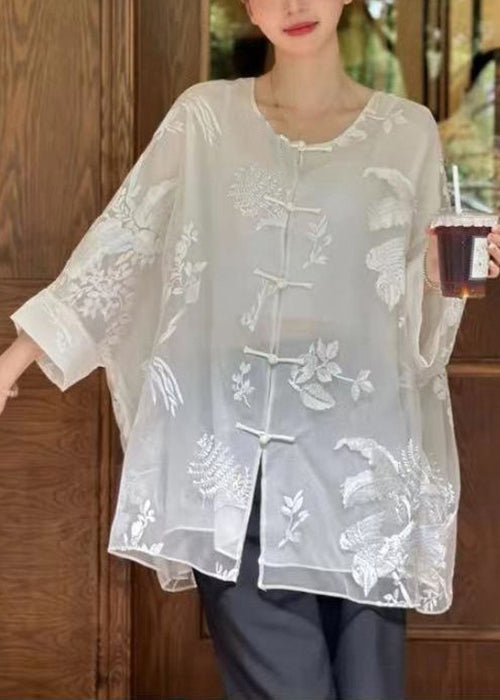 Well Tailored Blouse with a Graceful Silhouette