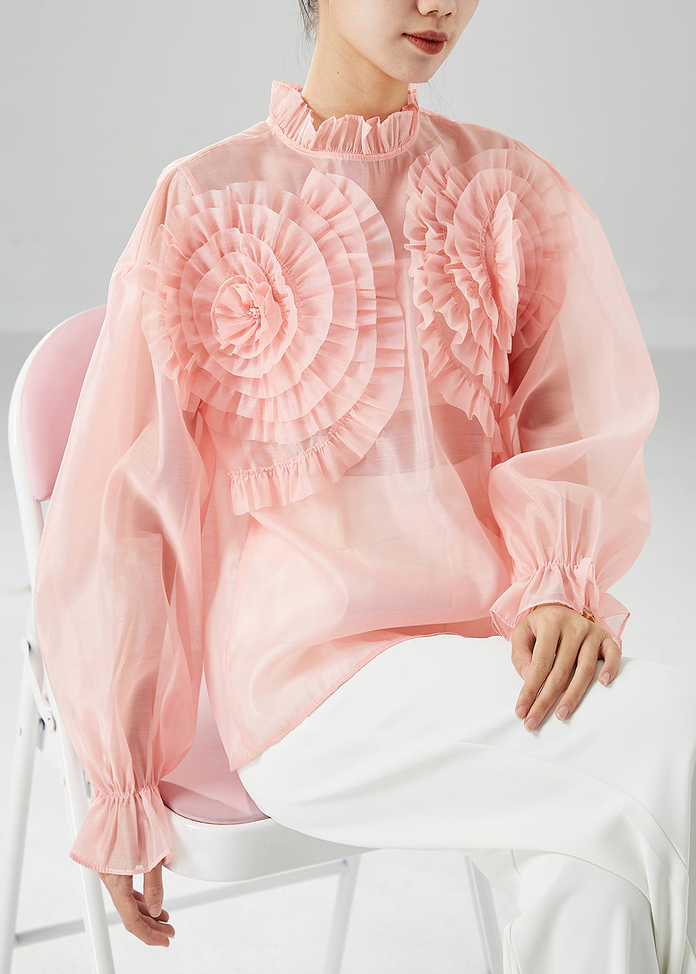 Effortlessly Elegant Blouse with a Timeless Design