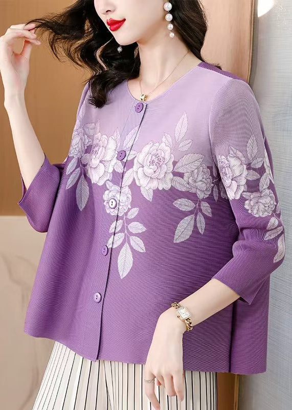 Well Tailored Blouse with a Graceful Silhouette