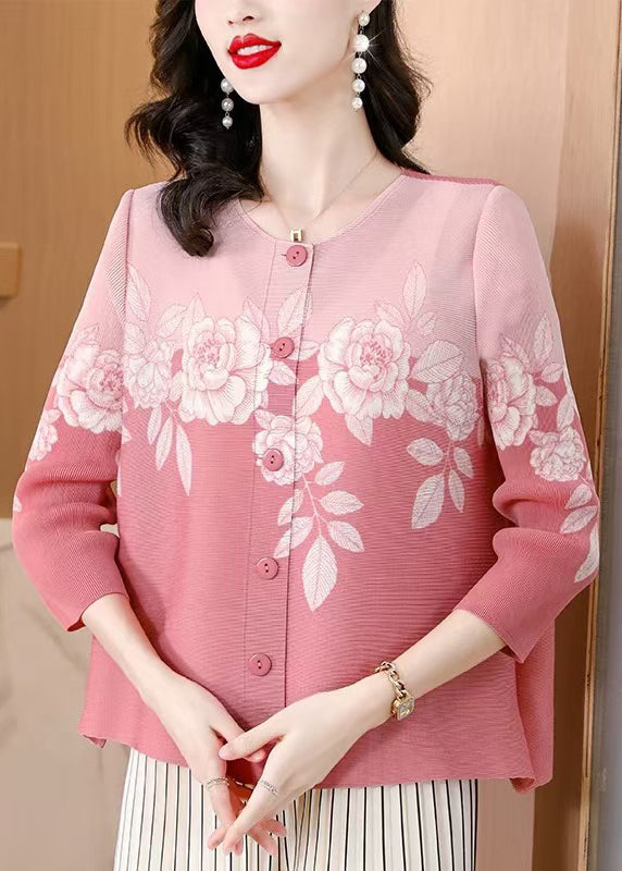 Well Tailored Blouse with a Graceful Silhouette