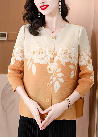 Well Tailored Blouse with a Graceful Silhouette
