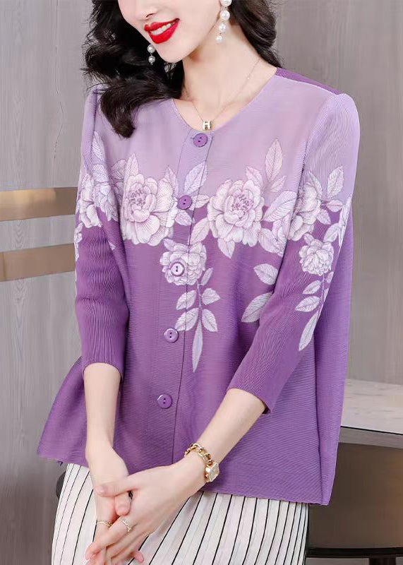 Well Tailored Blouse with a Graceful Silhouette