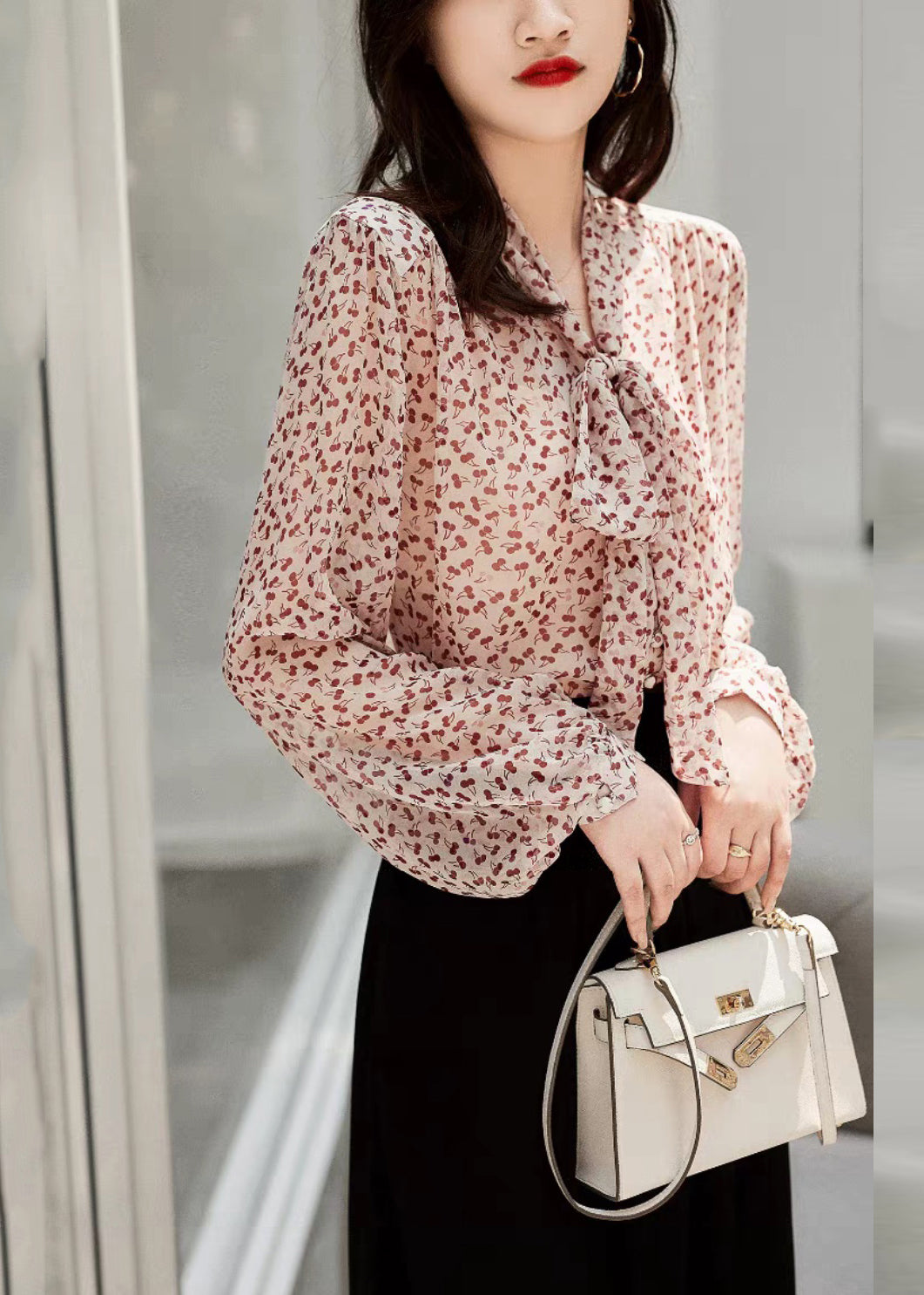 Beautifully Finished Top in a Timeless Design